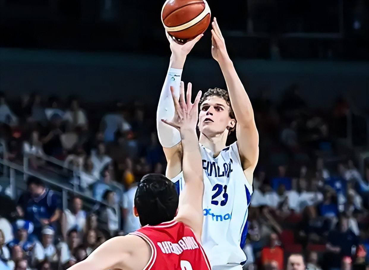 关于斯图加特迎CBA常规赛关键赛;冲刺阶段遗憾出局;球迷炸锅;身体对抗强度拉满的信息 关于斯图加特迎CBA常规赛关键赛;冲刺阶段遗憾出局;球迷炸锅;身体对抗强度拉满的信息