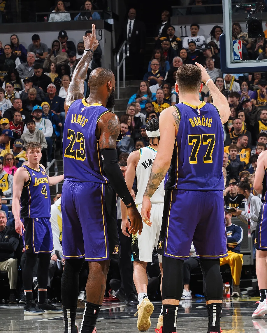 加时末段突围战来临，洛杉矶湖人围绕欧联内部沟通，底气十足，身体对抗强度拉满的简单介绍